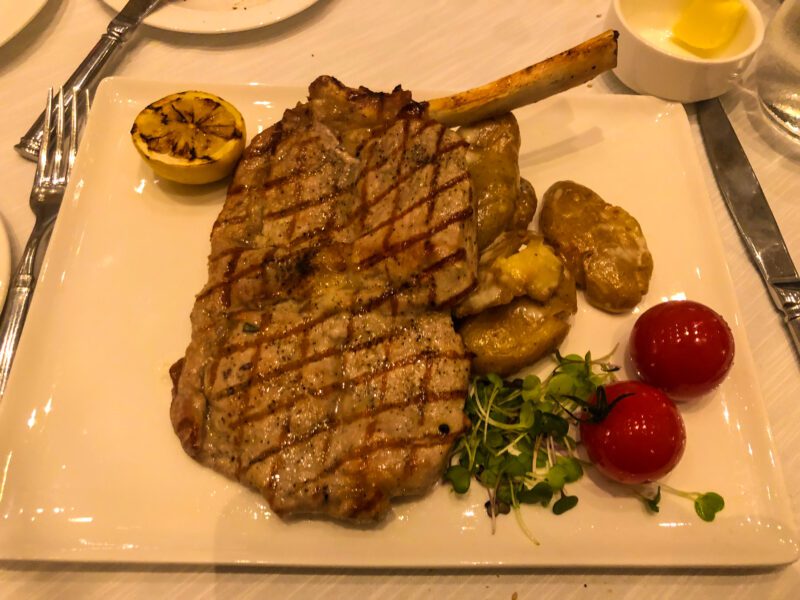 St-Regis-New-York-5th-Avenue-Suite-bone-in-veal-cutlet-800x600