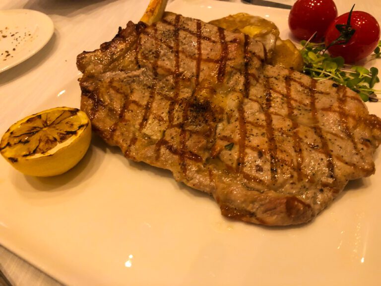 St-Regis-New-York-5th-Avenue-Suite-bone-in-veal-cutlet-close-up-768x576