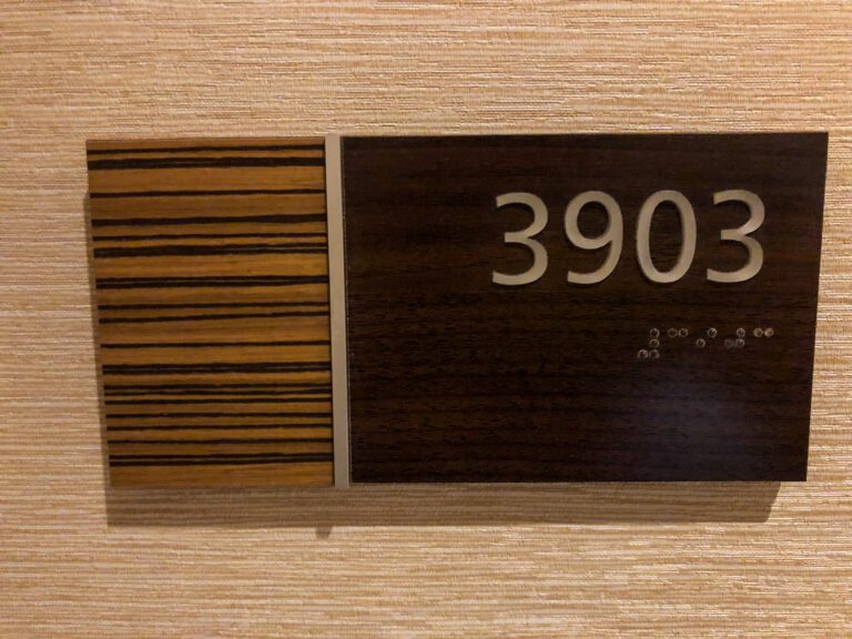 Hilton-New-York-Times-Square-room-number-768x576