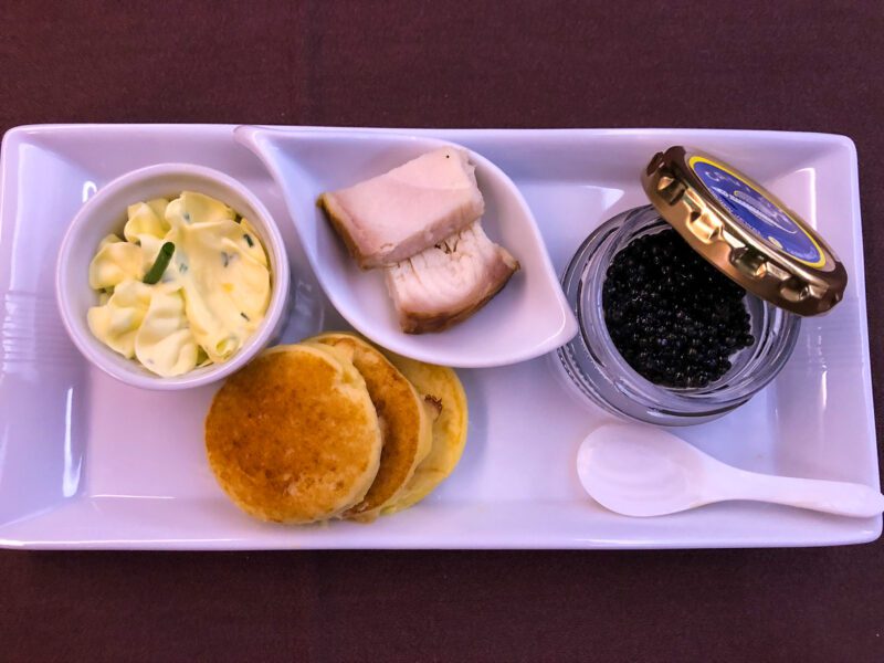 Japan-Airlines-first-class-caviar-800x600