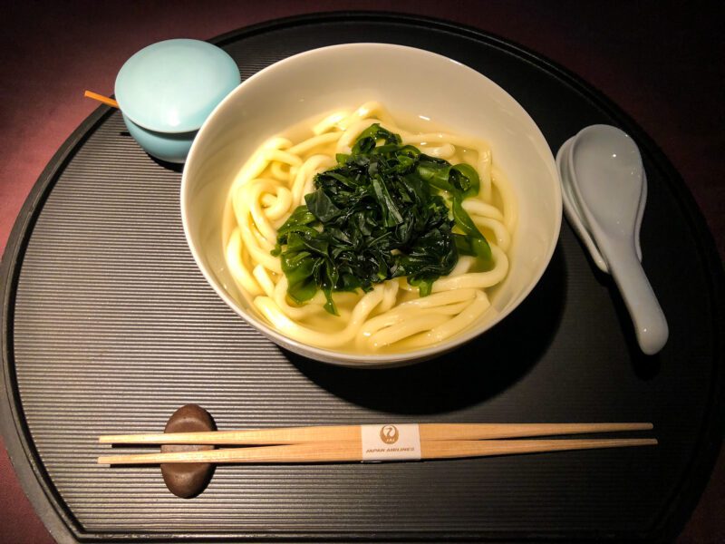 Japan-Airlines-first-class-udon-800x600