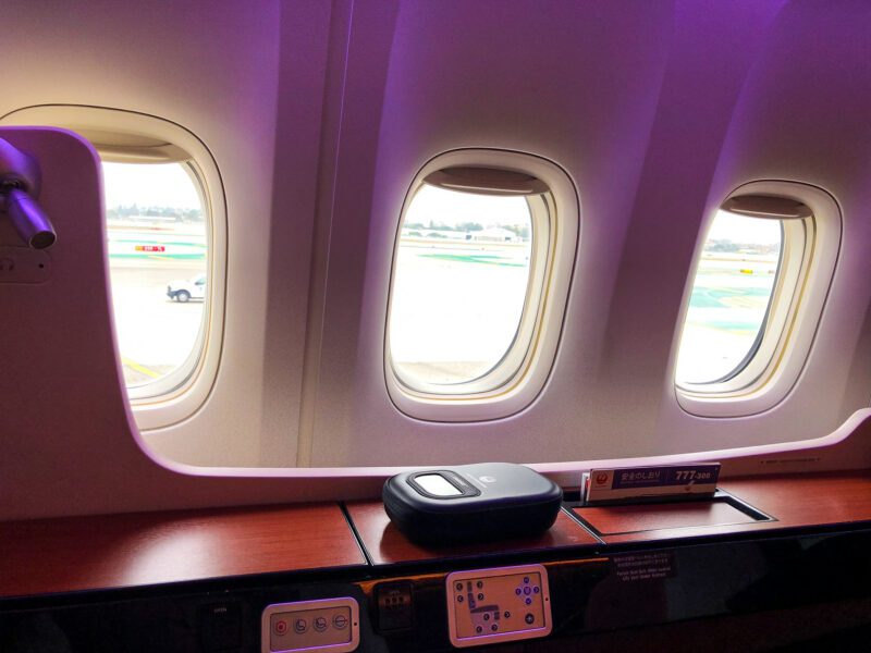 Japan-Airlines-first-class-windows-800x600