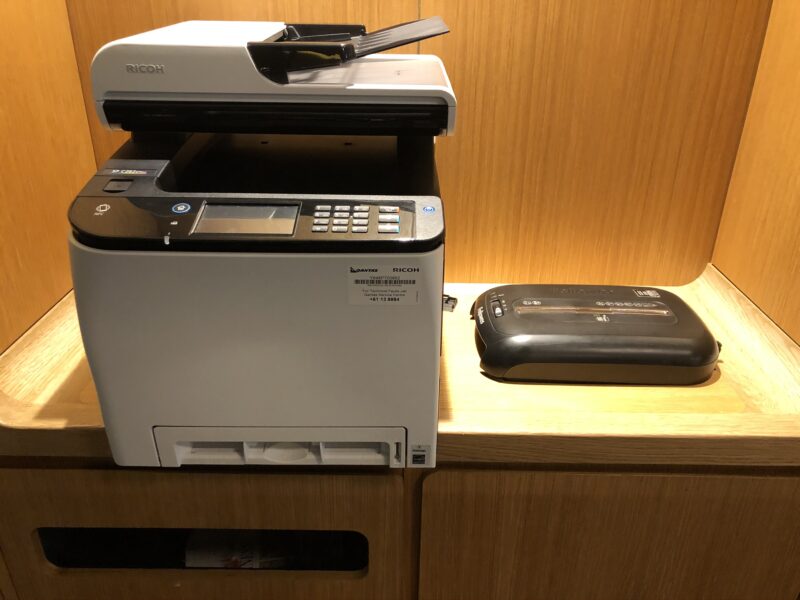 Qantas-first-class-lounge-LAX-printer-1-800x600