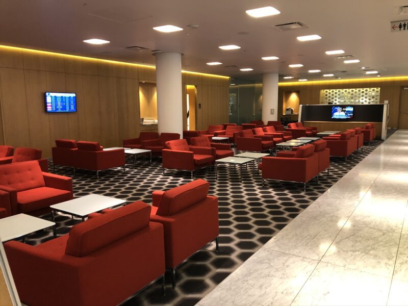 Qantas-first-class-lounge-LAX-seating-areas-3-1-800x600