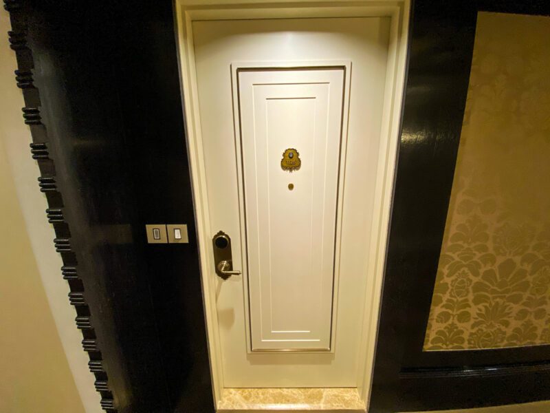 St.-Regis-Cairo-Astor-Room-door-exterior-800x600