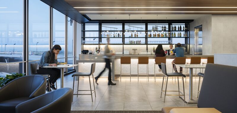 American-Airlines-Flagship-Lounge-in-Chicago-800x381