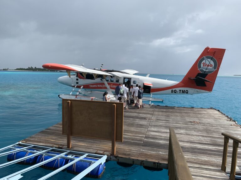 Conrad-Maldives-seaplane-768x576