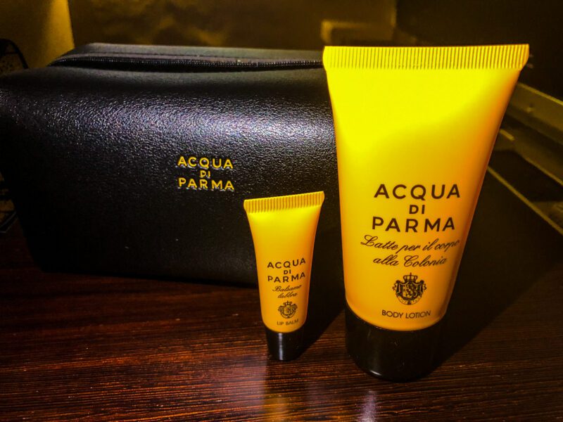 Etihad-first-class-Acqua-Di-Parma-amenities-800x600