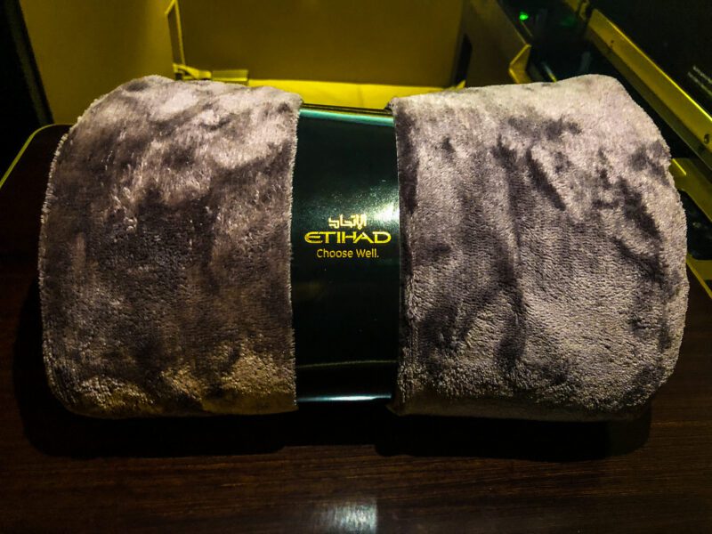 Etihad-first-class-blanket-800x600