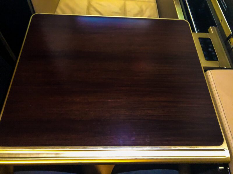 Etihad-first-class-tray-table-800x600