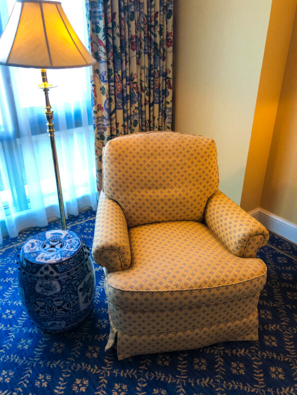 Four-Seasons-Hotel-Westlake-Village-deluxe-king-room-armchair-595x793