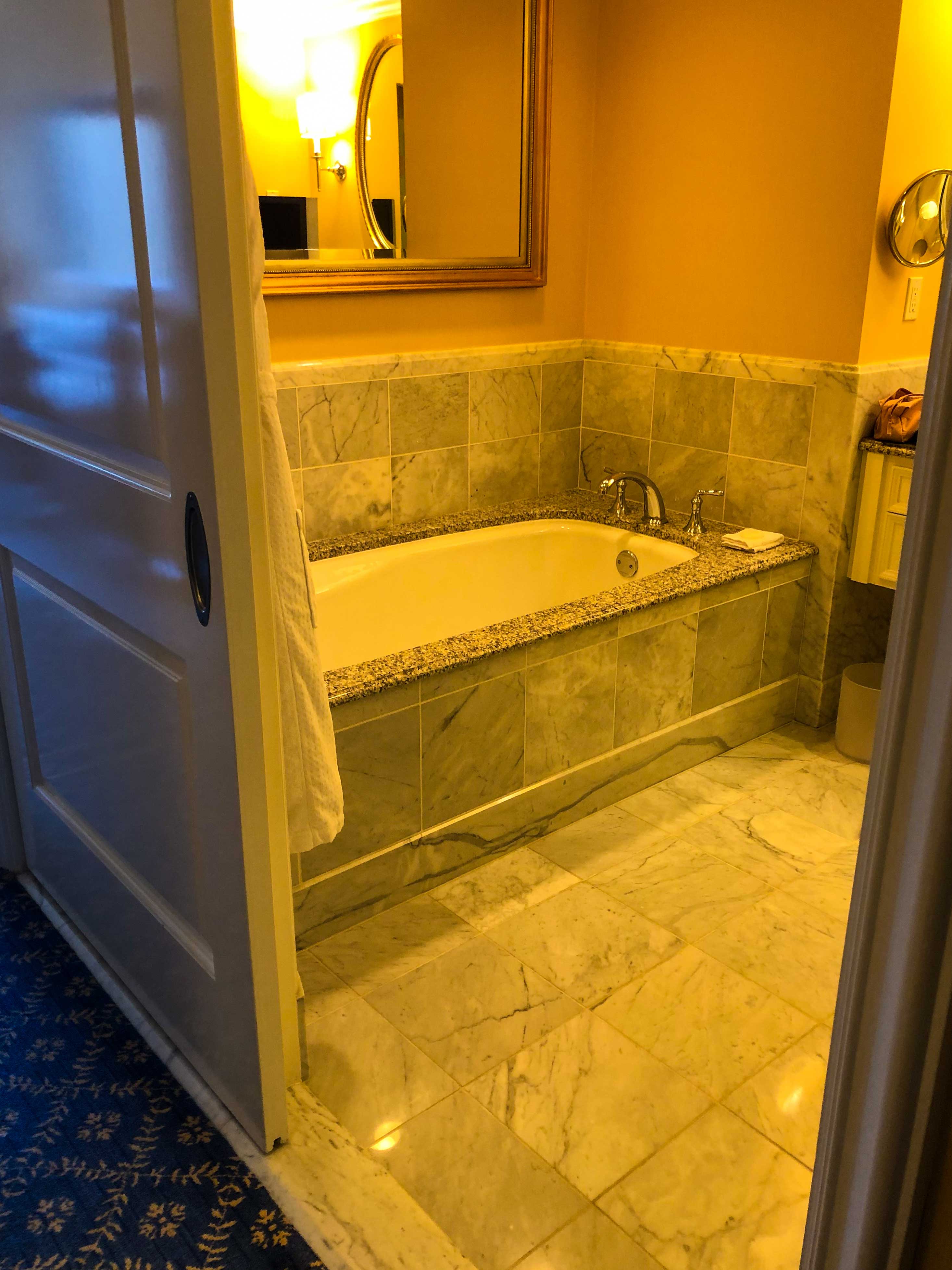 Four-Seasons-Hotel-Westlake-Village-deluxe-king-room-bathtub