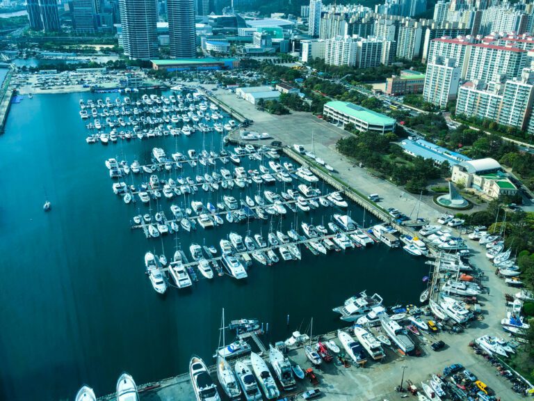 Park-Hyatt-Busan-king-bed-room-view-768x576