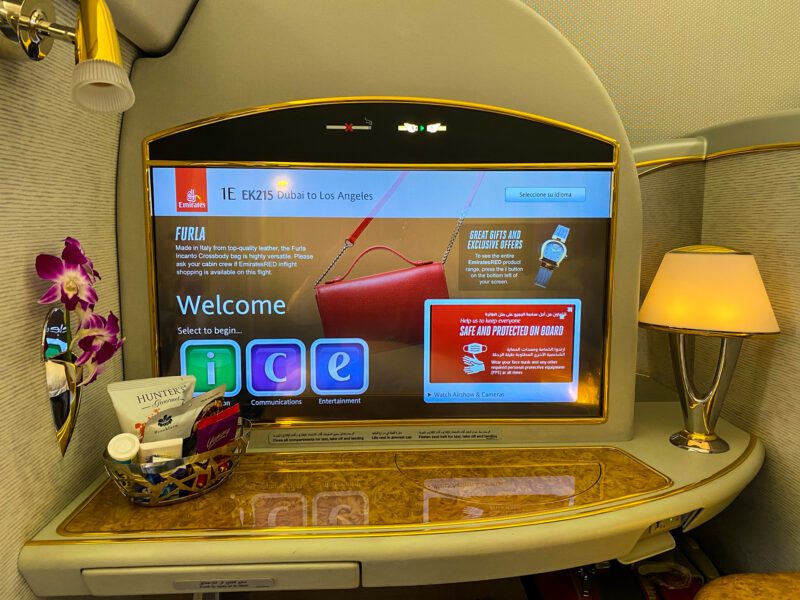 Emirates-777-first-class-in-flight-monitor-800x600