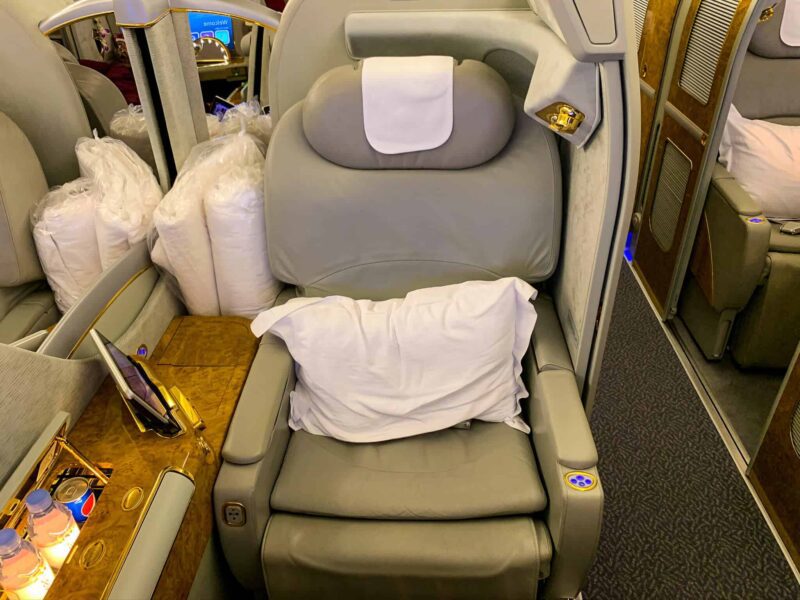 Emirates-A380-first-class-seat_382654877f0a0abedc8f1b0a08250d28-1-800x600