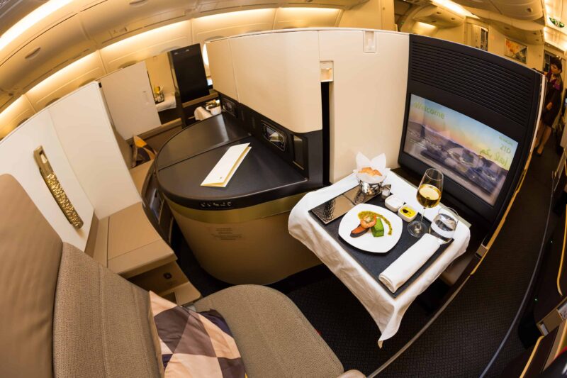 Etihad-Airways-business-class-800x533