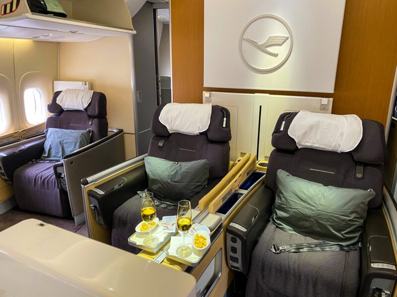 Lufthansa-747-8-first-class-800x600