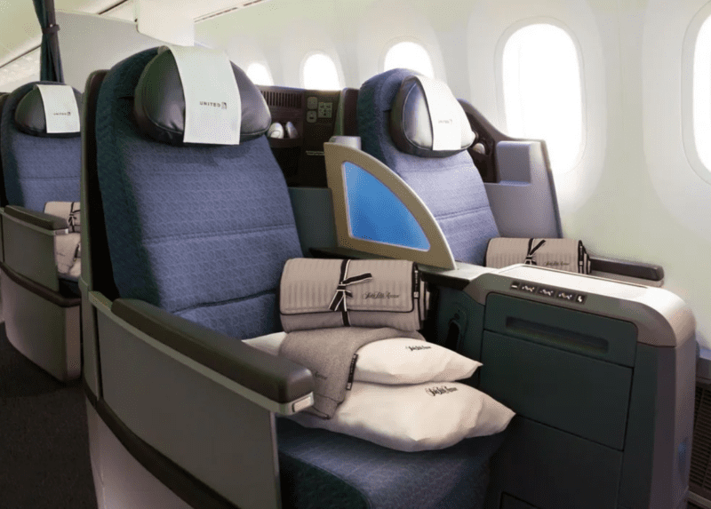 United-757-Business-Class-800x573