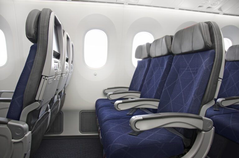 American-Airlines-economy-class-768x509 (1)