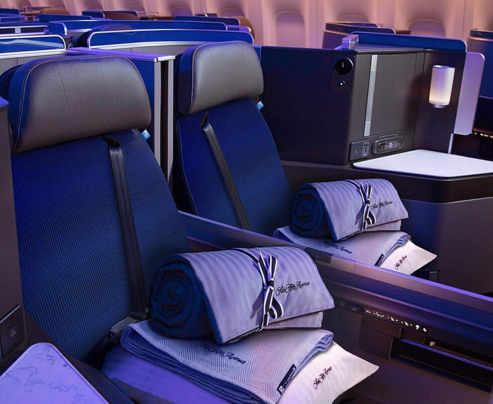 United-Polaris-class-middle-seat-980x804