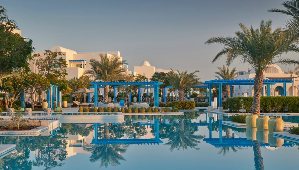 Hilton-Salwa-Beach-Resort-Villas