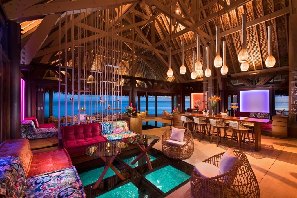 Upa-Upa-Lounge-Bar-at-the-Conrad-Bora-Bora-Nui